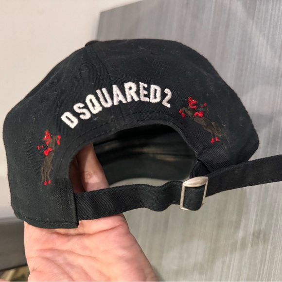 Dsquared2
Dsquared2 Embroidered Baseball Cap - Picture 3 of 4